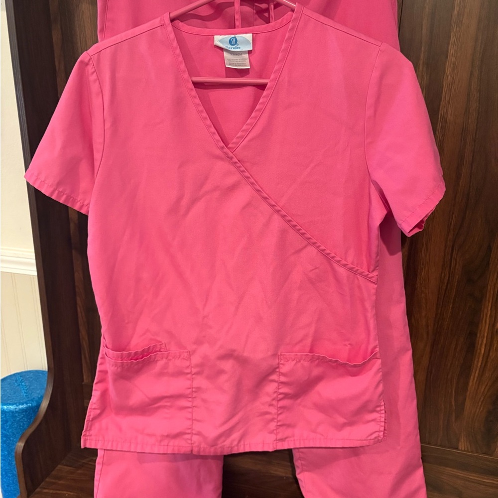 Scrubs & Beyond XSP Pink Women's Scrub Set